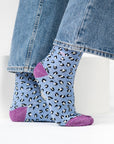 Glitzernde Damensocken Leopardenmuster blau/violett, One Size 36-40