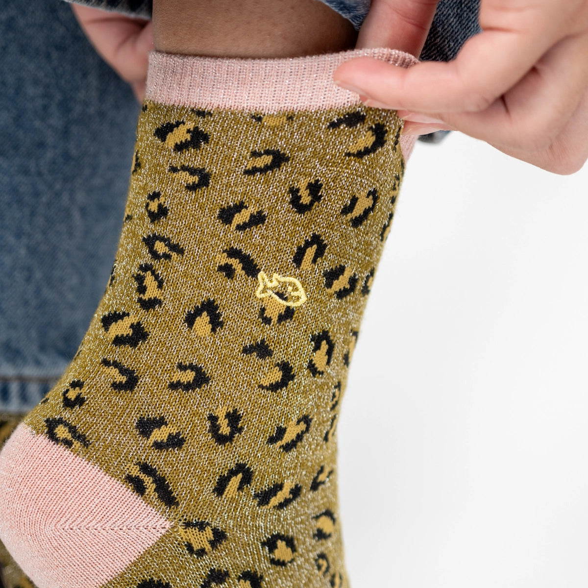 Glitzernde Damensocken Leopardenmuster olivgrün, One Size 36-40