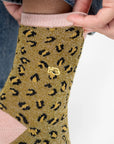Glitzernde Damensocken Leopardenmuster olivgrün, One Size 36-40