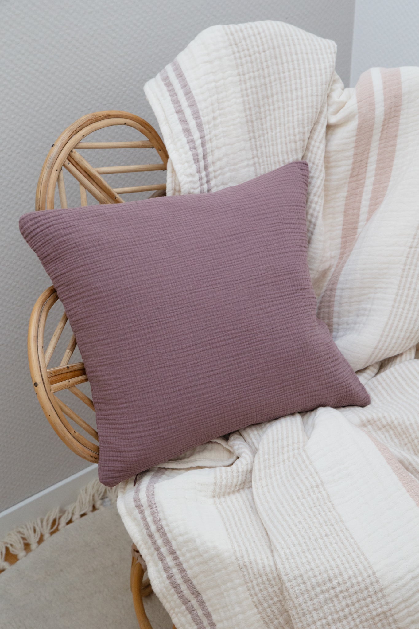 Musselin Kissenbezug Hilla aubergine – zuckerbunt