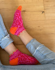 Knöchelsocken mit Leomuster und Rüschen pink-orange, One Size 36-40