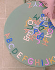 magnetisches Alphabet bunt
