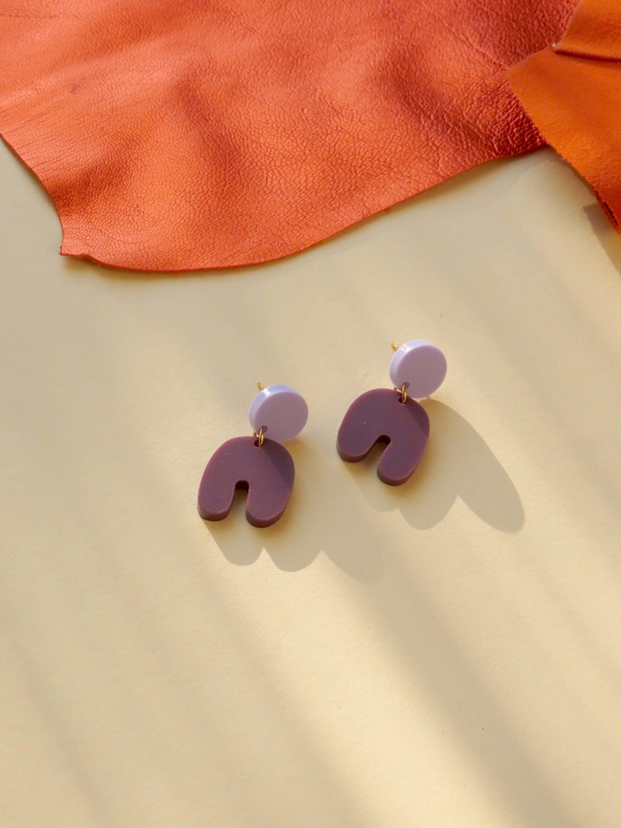 Ohrringe Arch Bogen, flieder-plum