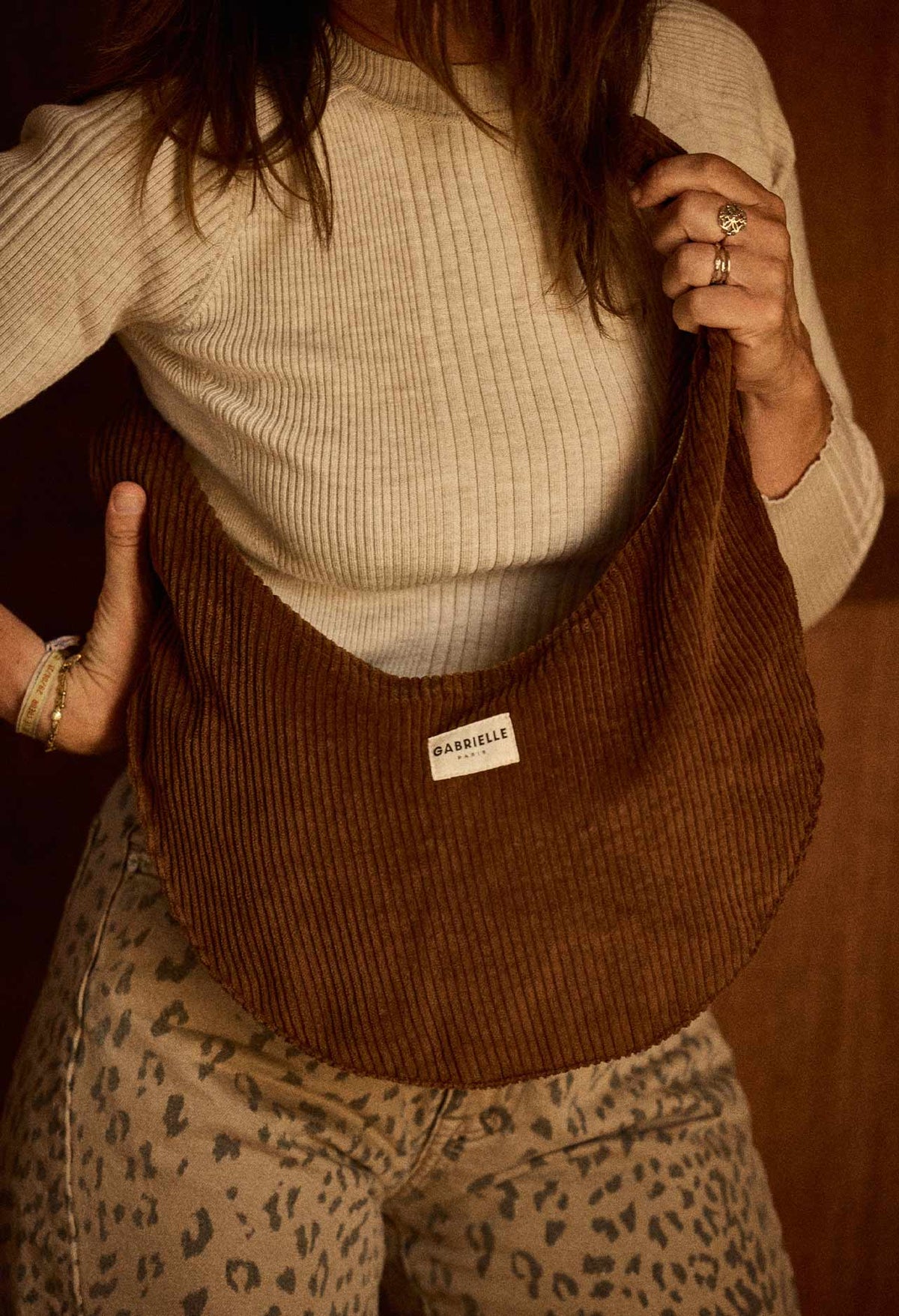 Schultertasche aus Velours camel, 43x25 cm