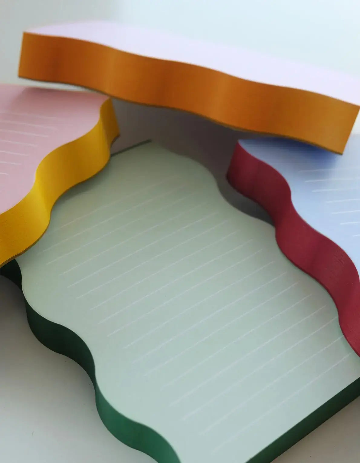 Notizblock in Wellenform minze &amp; immergrün