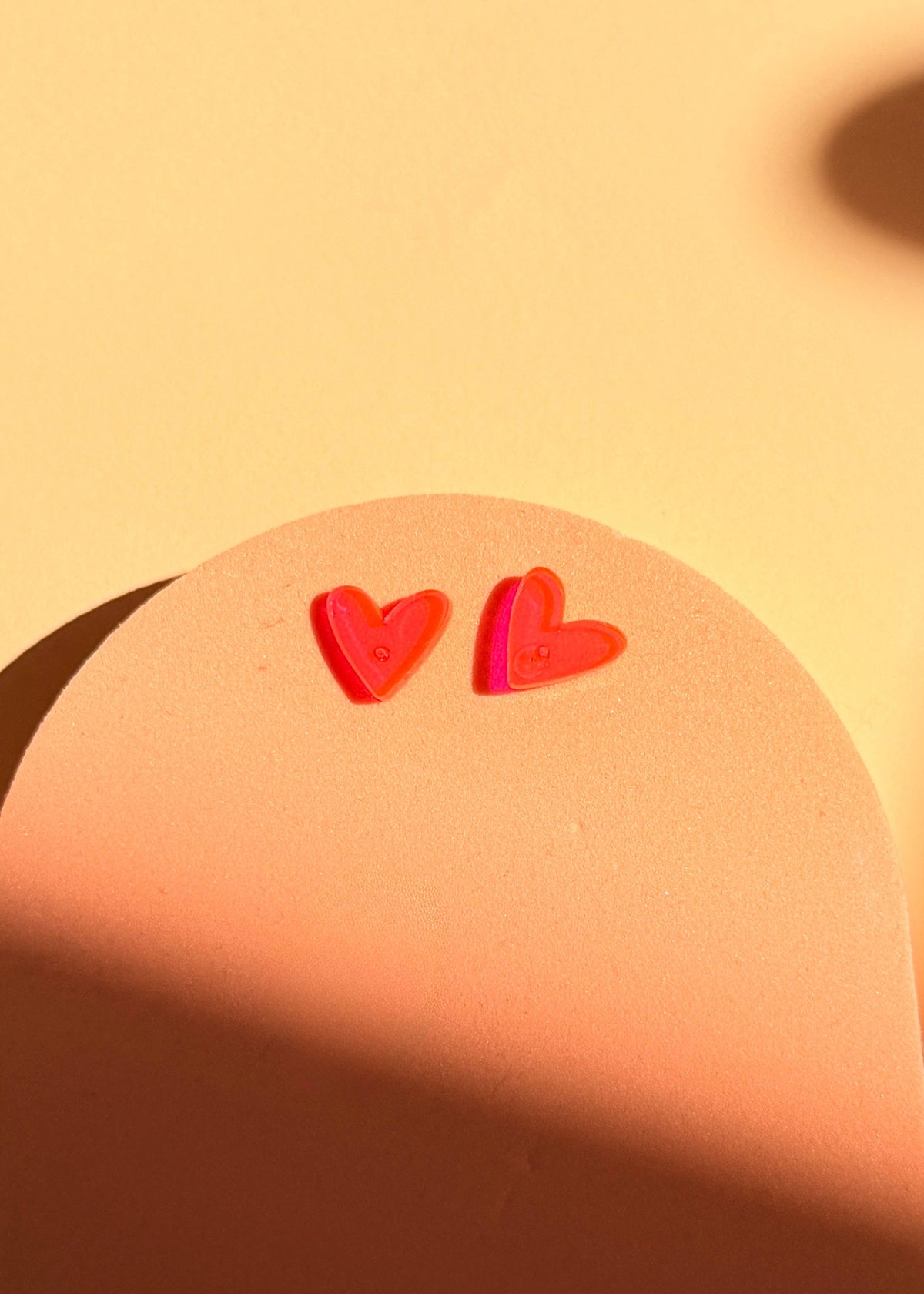 Ohrstecker Herz, neonpink