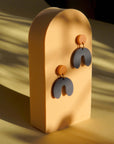 Ohrringe Arch Bogen, terracotta-dunkelblau