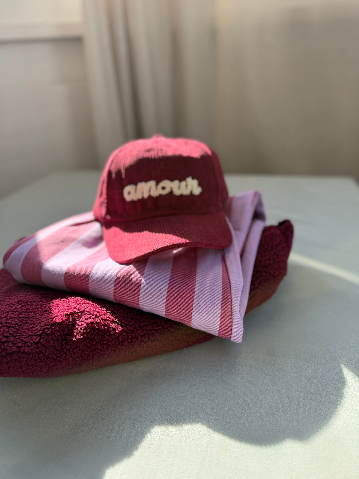 Hose gestreift rosa-lila mit weitem Bein