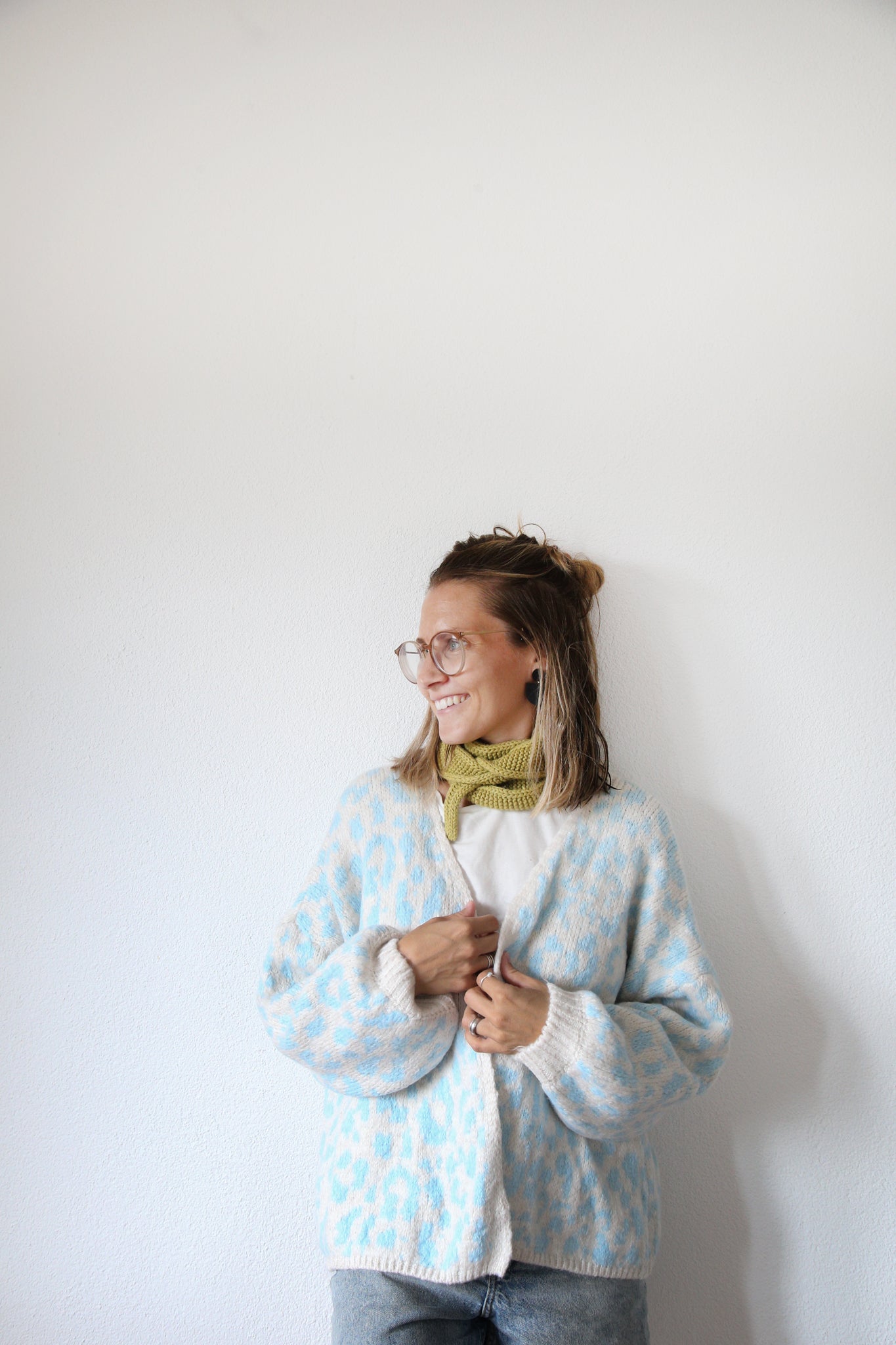 Strickjacke Leopardenmuster rohweiss/hellblau, One Size