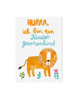 Postkarte Kindergartenkind mit Löwe