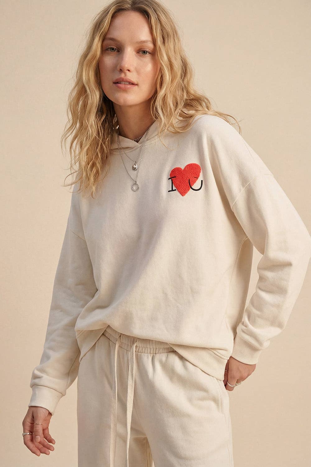 Hoodie mit Bouclé‑Herz creme, One Size
